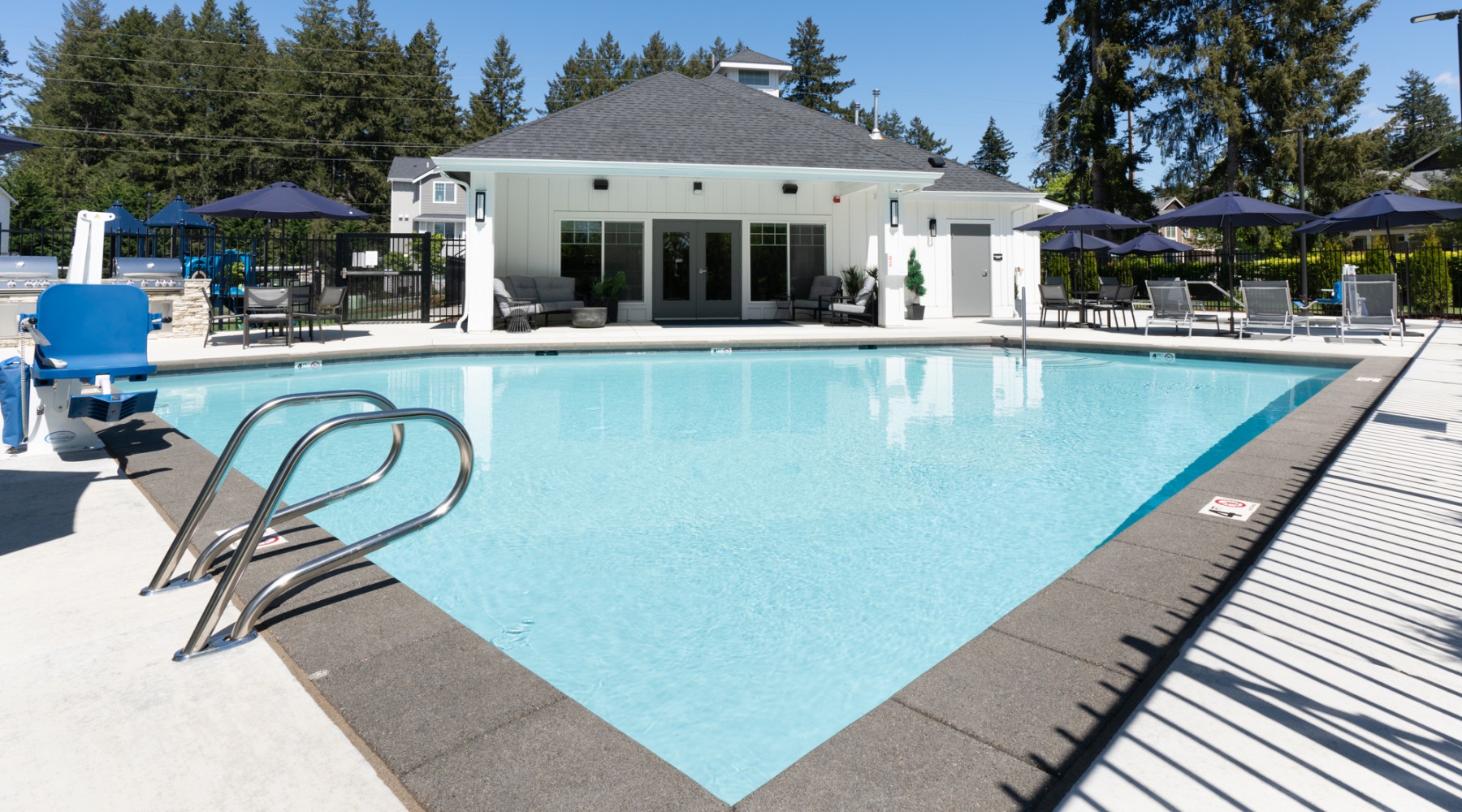 EXPERIENCE A LIFE FILLED WITH PERKS